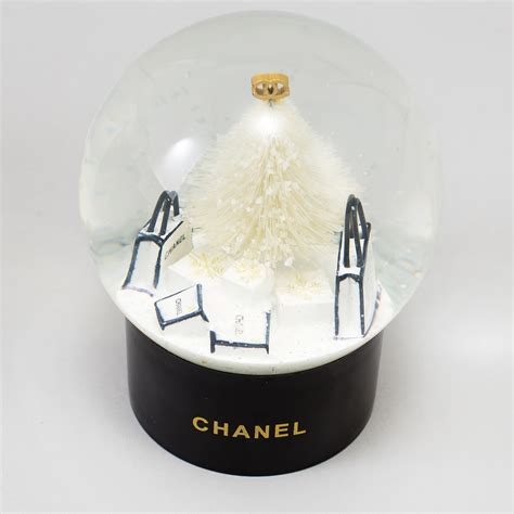 chanel snowglobe hudson bay|CHANEL .